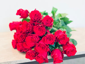 
            
                Load image into Gallery viewer, 20 Red Roses
            
        